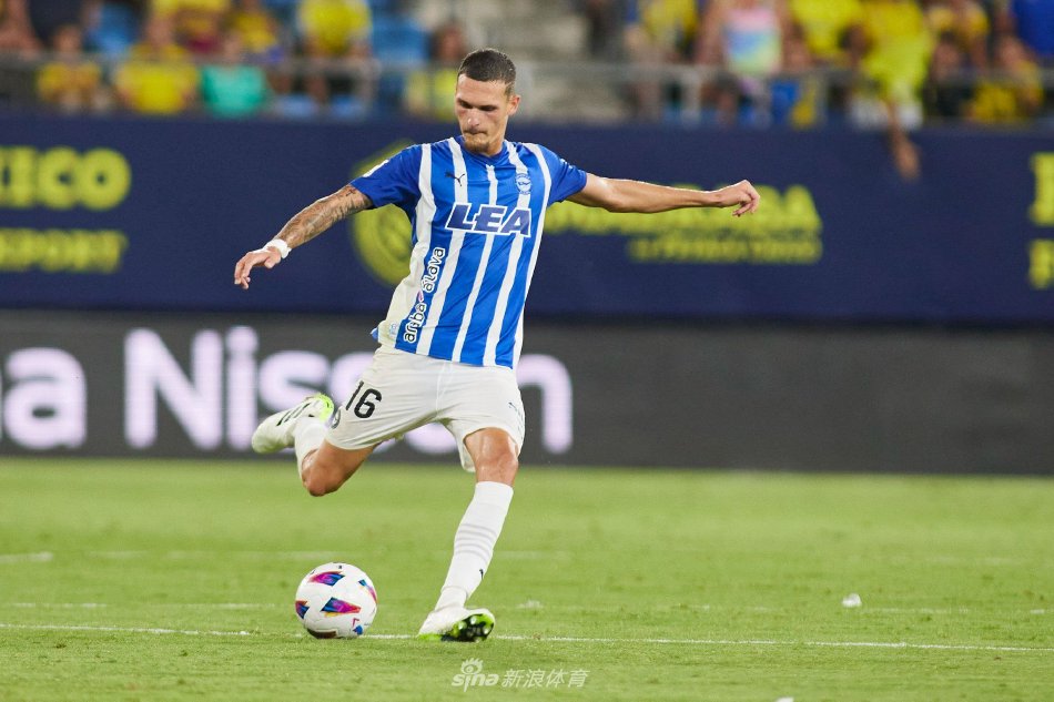 名足球解说 名足球解说